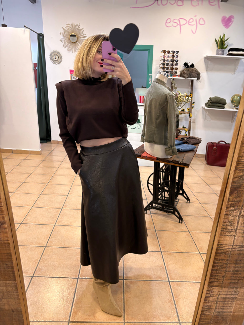Falda midi polipiel
