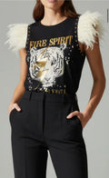 Camiseta Fire Spirit con Plumas y Tachuelas