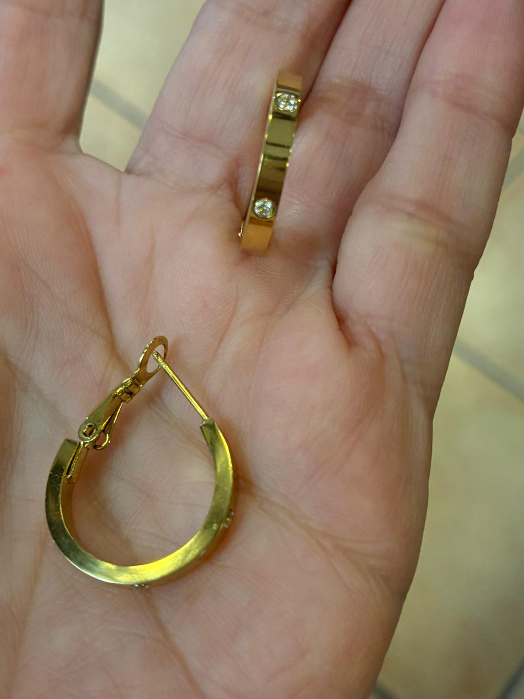 Aros en color dorado