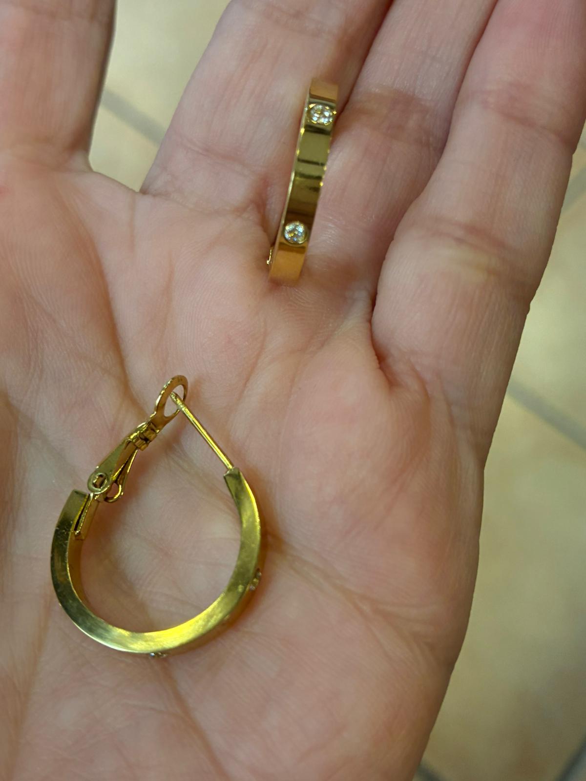 Aros en color dorado