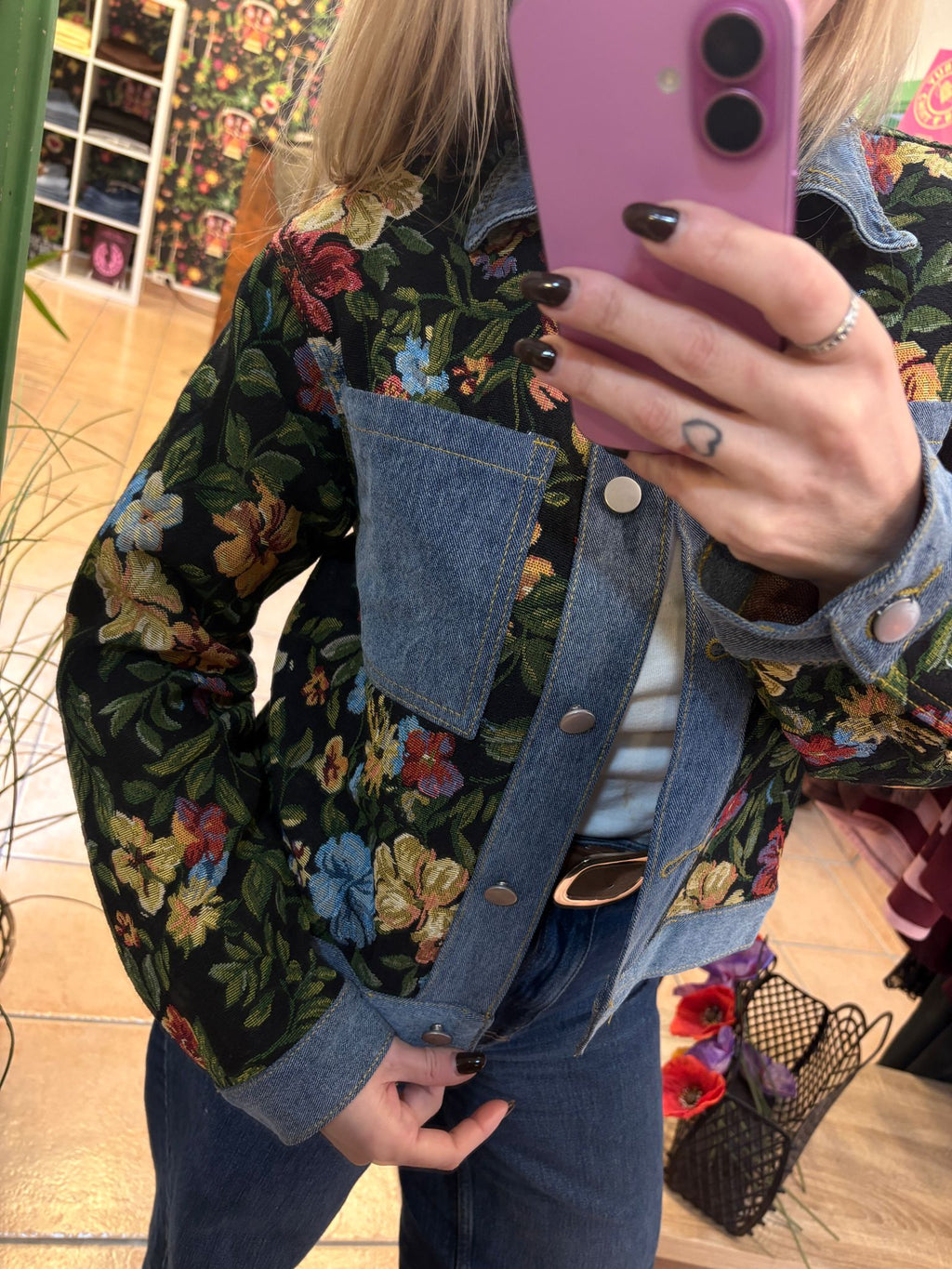 Chaqueta flores y denim