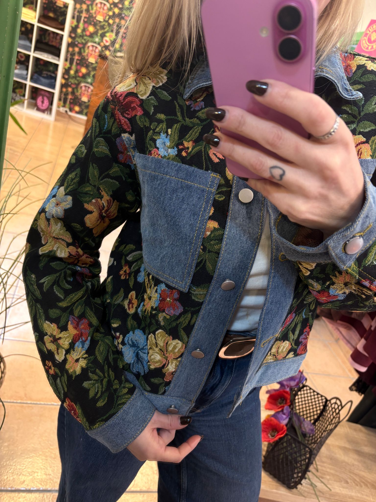 Chaqueta flores y denim