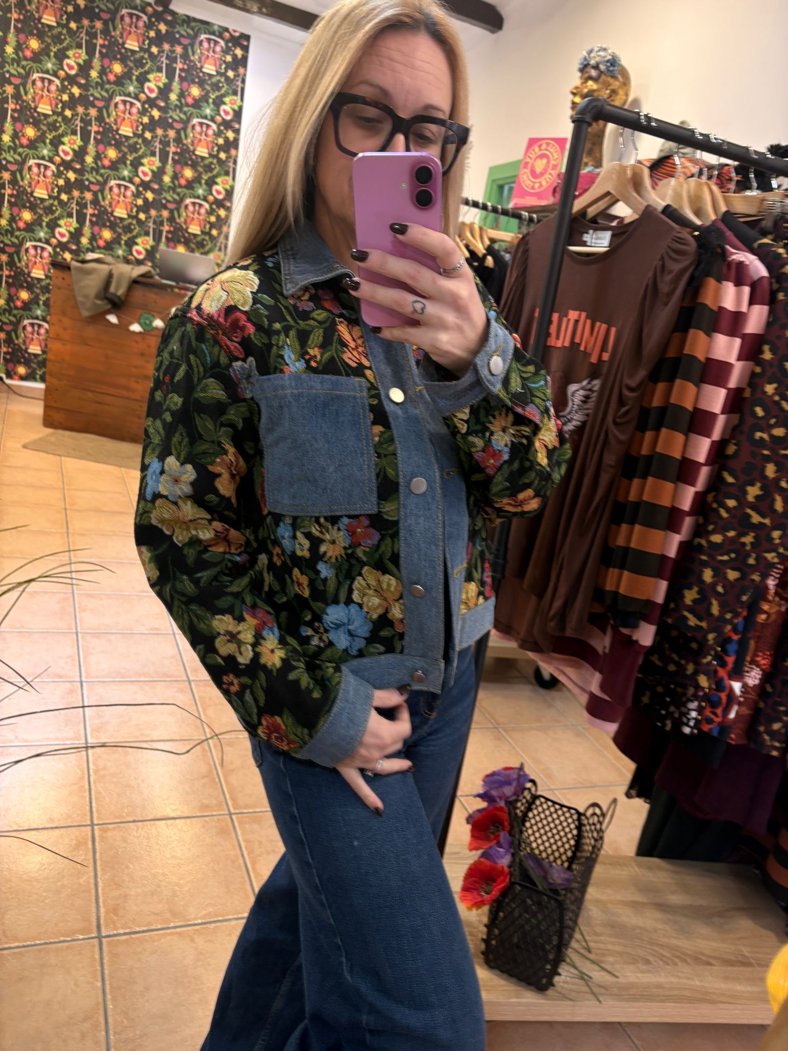 Chaqueta flores y denim